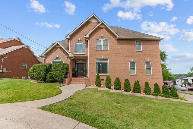 504 Spinnaker Ct, Smyrna, TN 37167
