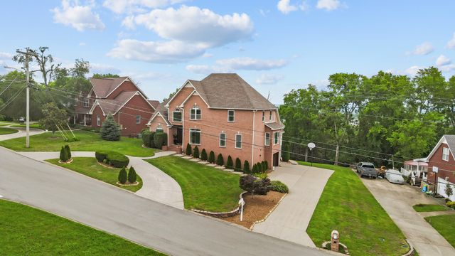 504 Spinnaker Ct, Smyrna, TN 37167