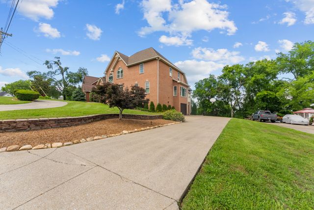 504 Spinnaker Ct, Smyrna, TN 37167