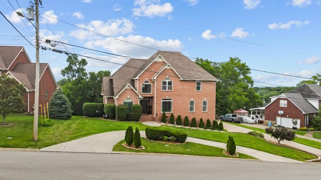 504 Spinnaker Ct, Smyrna, TN 37167