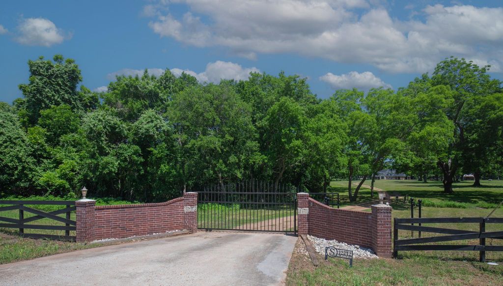 42272 Fm 1458, Brookshire, TX 77423