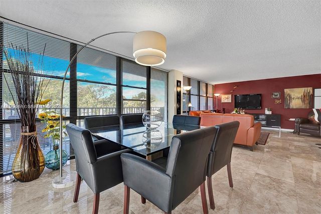 1000 Parkview Dr 231, Hallandale Beach, FL 33009