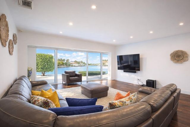 3018 NE 26th Street, Fort Lauderdale, FL 33305
