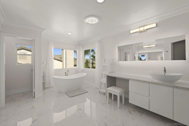 2161 Rocky Point, San Marcos, CA 92078