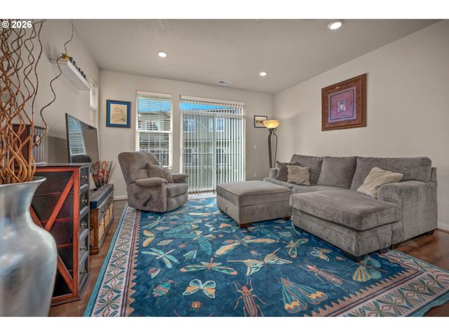 28826 Sw VILLEBOIS Dr, Wilsonville, OR 97070