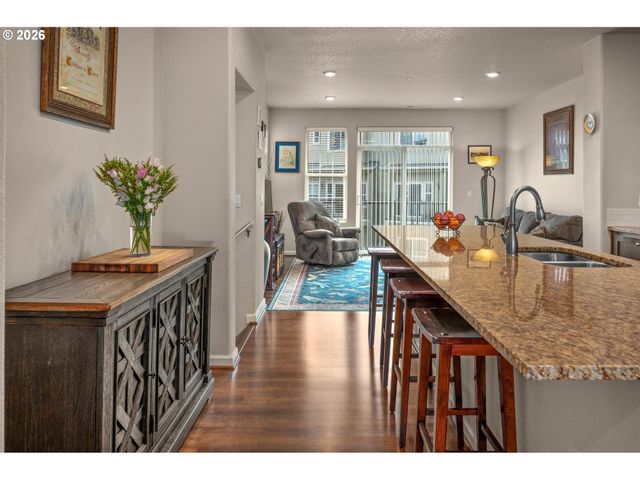 28826 Sw VILLEBOIS Dr, Wilsonville, OR 97070