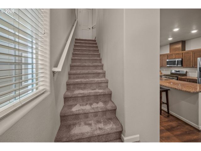 28826 Sw VILLEBOIS Dr, Wilsonville, OR 97070