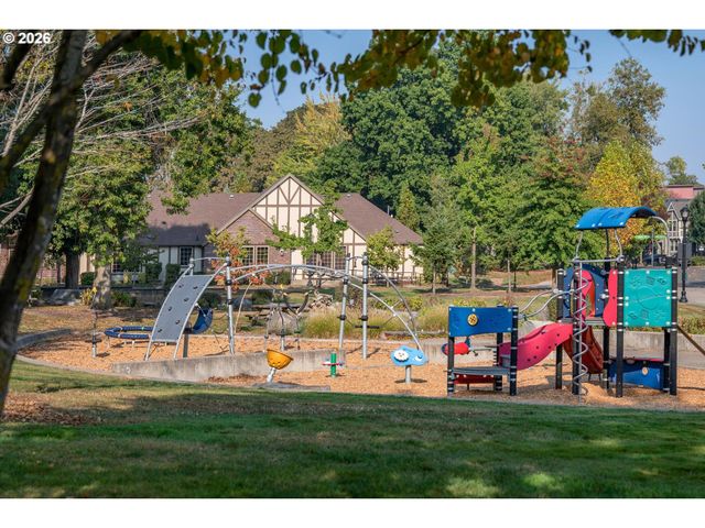 28826 Sw VILLEBOIS Dr, Wilsonville, OR 97070