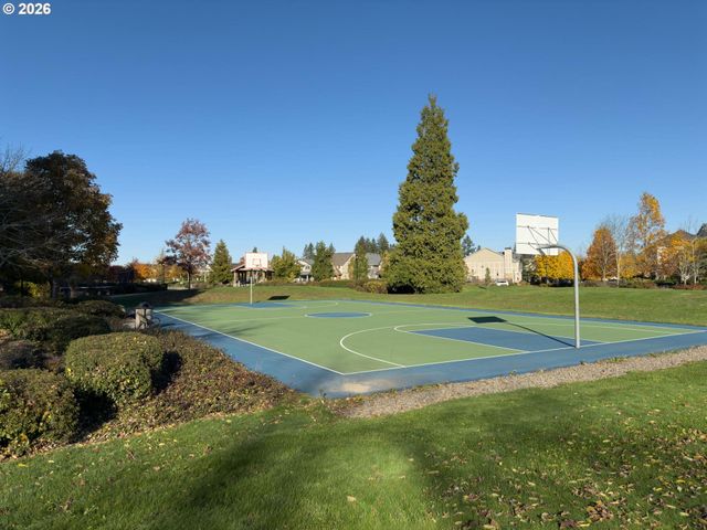 28826 Sw VILLEBOIS Dr, Wilsonville, OR 97070