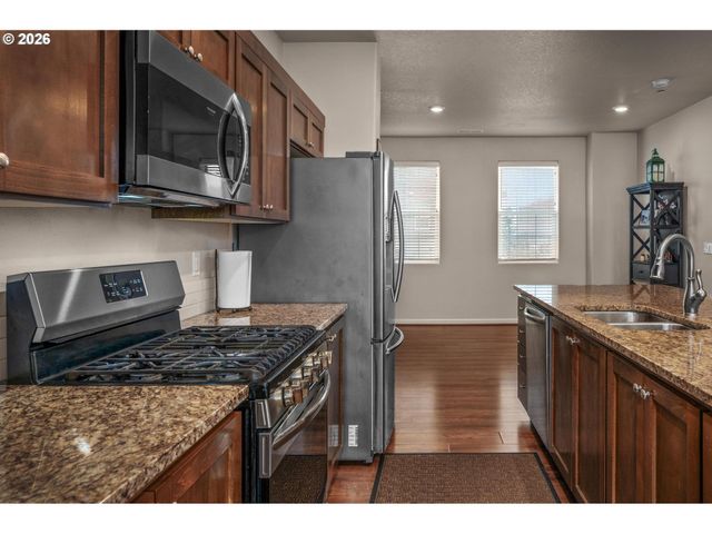 28826 Sw VILLEBOIS Dr, Wilsonville, OR 97070