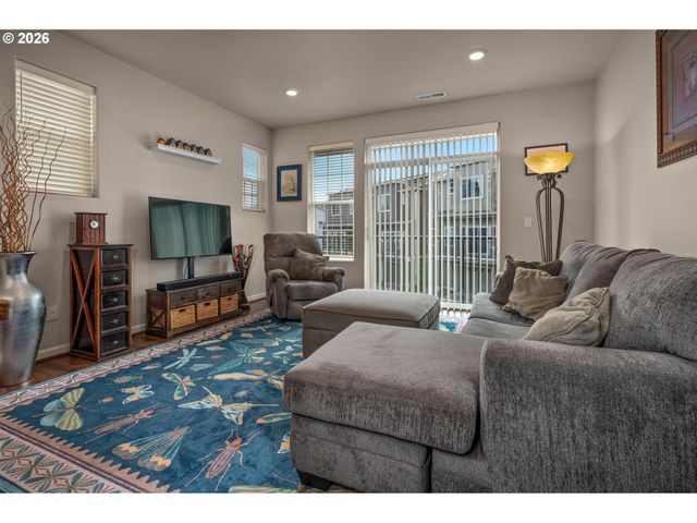 28826 Sw VILLEBOIS Dr, Wilsonville, OR 97070