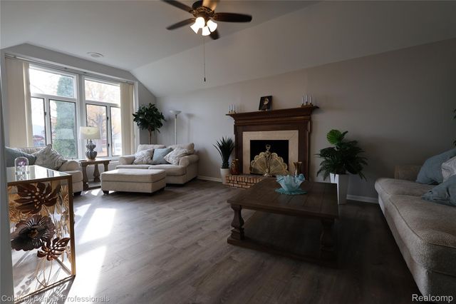 22305 King Road, Woodhaven, MI 48183