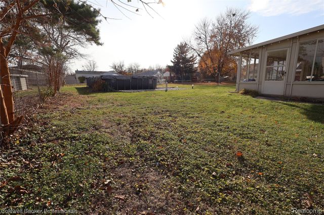 22305 King Road, Woodhaven, MI 48183