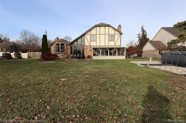 22305 King Road, Woodhaven, MI 48183