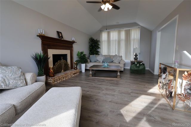 22305 King Road, Woodhaven, MI 48183