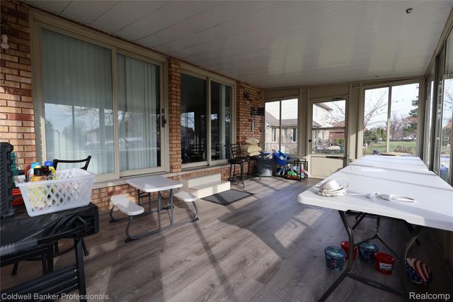 22305 King Road, Woodhaven, MI 48183