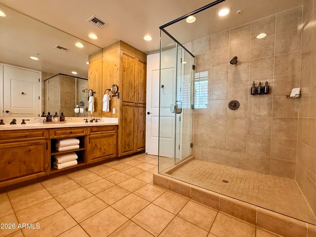 8000 S ARIZONA GRAND Parkway 302, Phoenix, AZ 85044