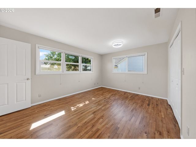 1025 Nw BASCO Ave, Roseburg, OR 97471