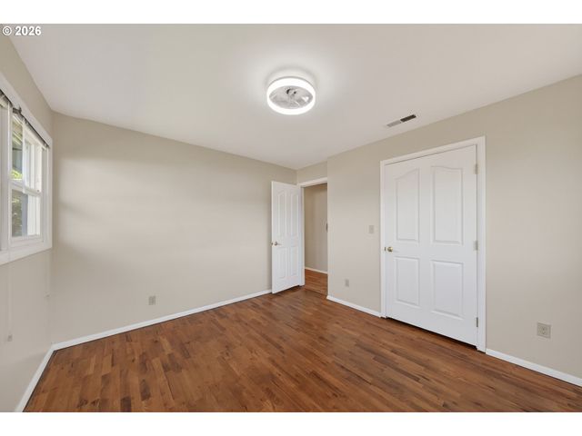 1025 Nw BASCO Ave, Roseburg, OR 97471