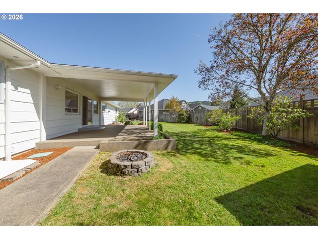 1025 Nw BASCO Ave, Roseburg, OR 97471