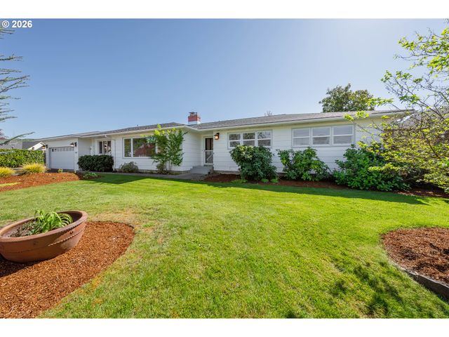 1025 Nw BASCO Ave, Roseburg, OR 97471