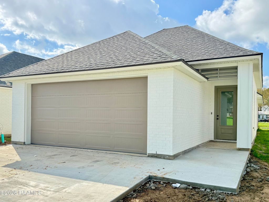 216 Berchman Oaks Drive, Lafayette, LA 70506