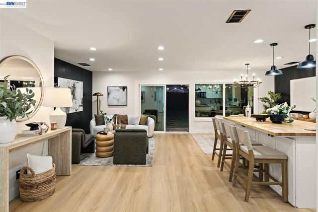 8093 Del Monte Ave, Newark, CA 94560