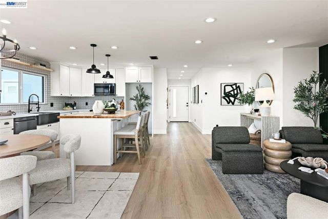 8093 Del Monte Ave, Newark, CA 94560