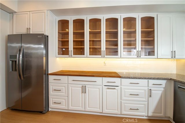 5236 Yarmouth 113, Encino, CA 91316