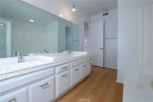 5236 Yarmouth 113, Encino, CA 91316