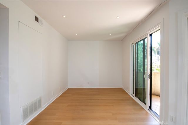 5236 Yarmouth 113, Encino, CA 91316