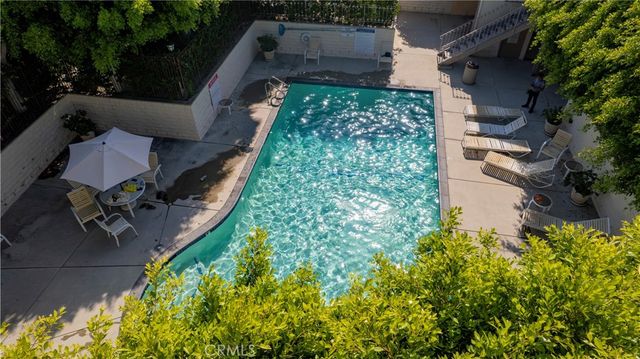 5236 Yarmouth 113, Encino, CA 91316