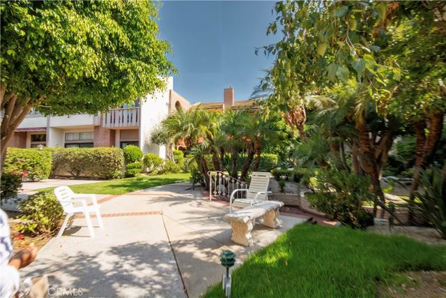 5236 Yarmouth 113, Encino, CA 91316