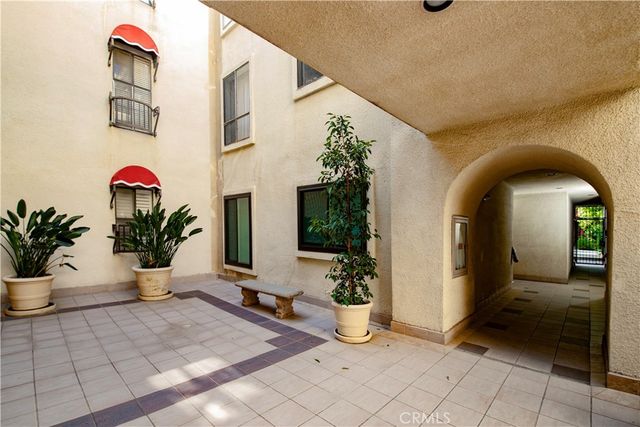 5236 Yarmouth 113, Encino, CA 91316
