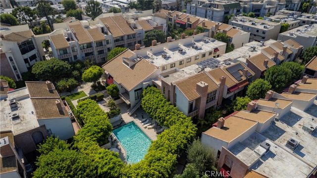 5236 Yarmouth 113, Encino, CA 91316