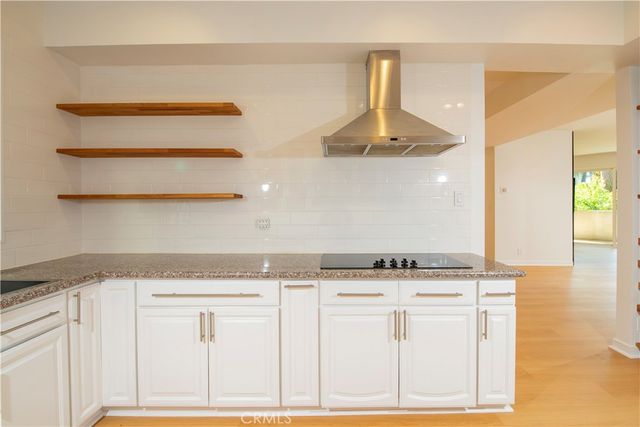 5236 Yarmouth 113, Encino, CA 91316