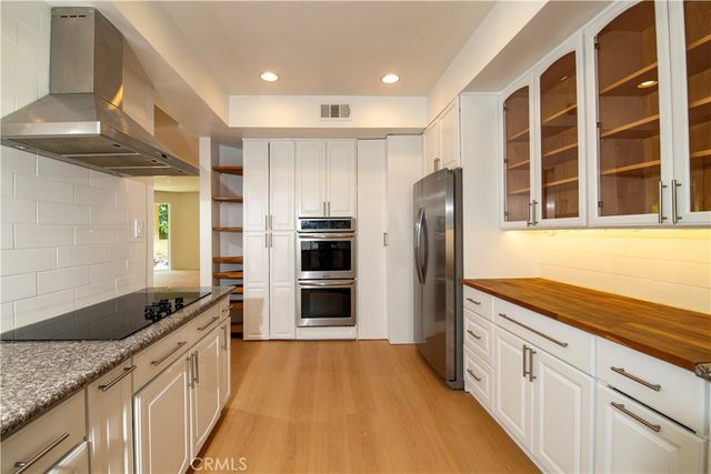 5236 Yarmouth 113, Encino, CA 91316