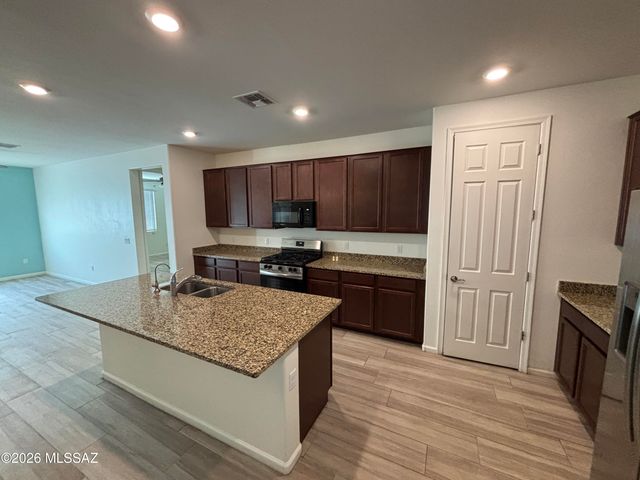 7399 S Via Plaza Del Maya, Tucson, AZ 85756