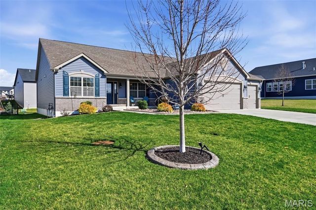 765 Bretton Trails Drive, Lake St Louis, MO 63367