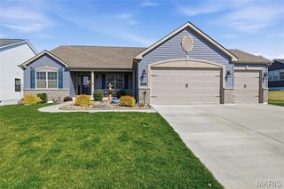 765 Bretton Trails Drive, Lake St Louis, MO 63367