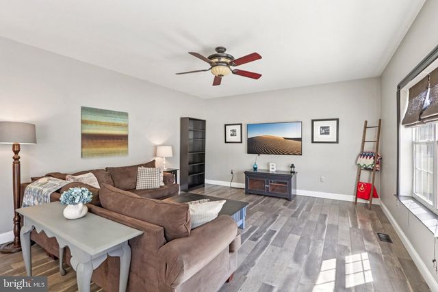 13 CARDINAL LN, Sicklerville, NJ 08081