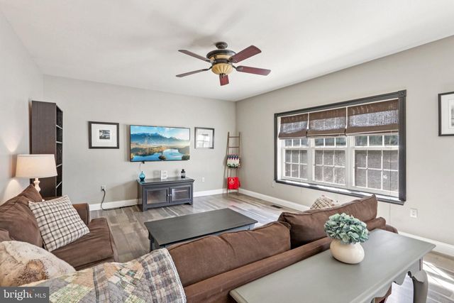 13 CARDINAL LN, Sicklerville, NJ 08081