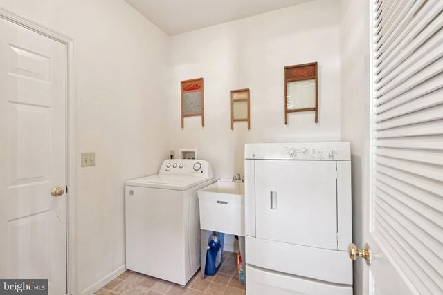 13 CARDINAL LN, Sicklerville, NJ 08081