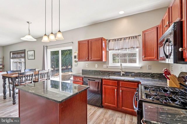 13 CARDINAL LN, Sicklerville, NJ 08081