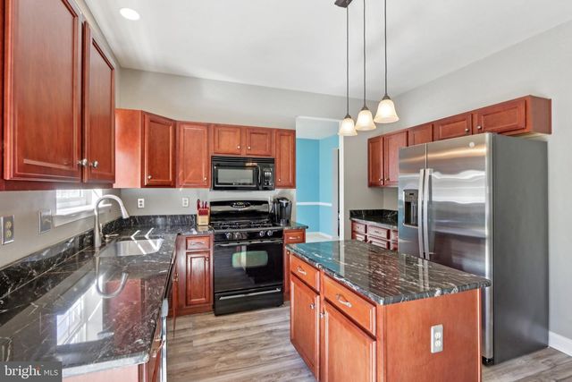 13 CARDINAL LN, Sicklerville, NJ 08081