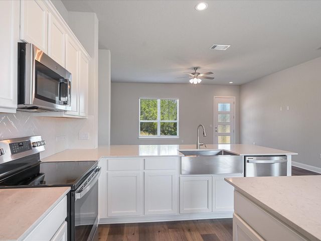 3203 Burnside CIR, Lago Vista, TX 78645