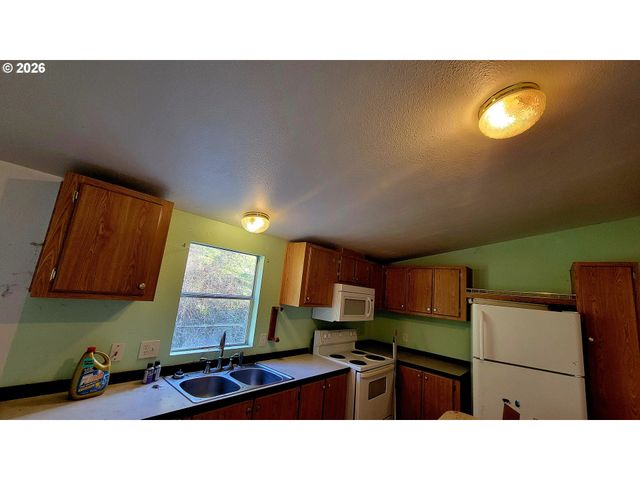1441 BILGER CREEK Rd, Myrtle Creek, OR 97457