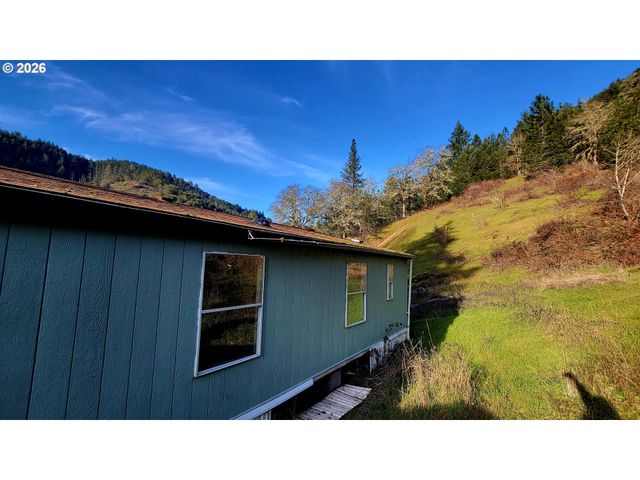 1441 BILGER CREEK Rd, Myrtle Creek, OR 97457