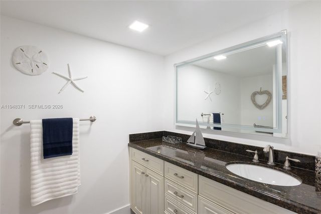 5380 N Ocean Drive 15G, Singer Island, FL 33404