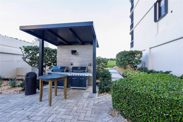 5380 N Ocean Drive 15G, Singer Island, FL 33404
